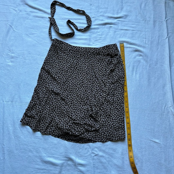 NWT - Madewell Micro Daisy Wrap Miniskirt - size 2 - Picture 5 of 8